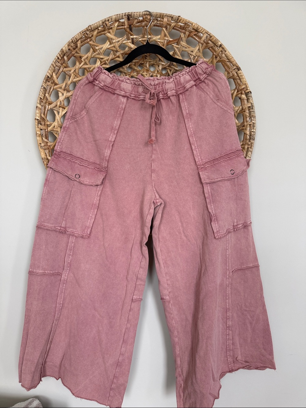 Easel Dusty Rose Cargo Wide-Leg Pants